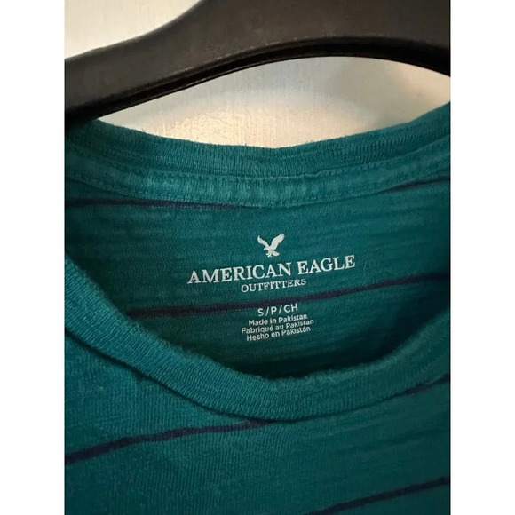 American Eagle Outfitters Men’s size Small striped Pocket t -shirt - Picture 3 of 7